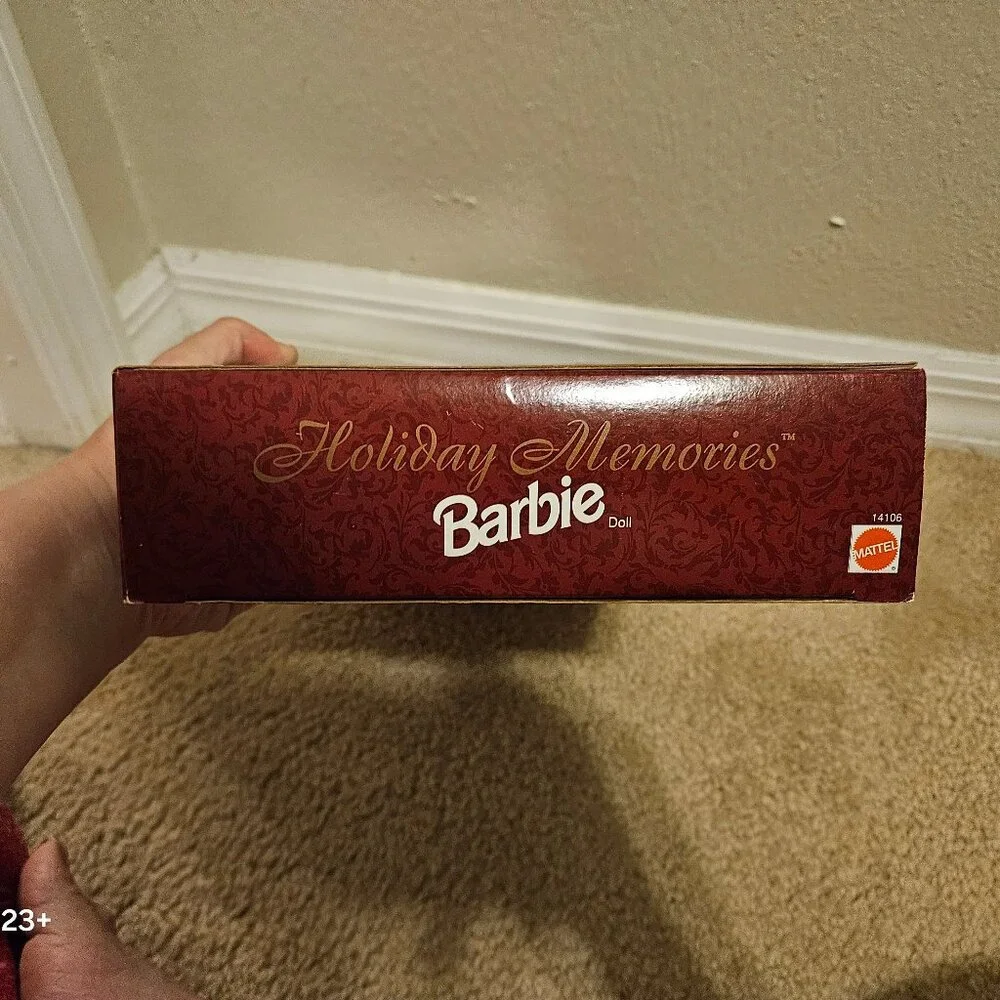 NRFB 1995 HALLMARK SPECIAL EDITION HOLIDAY MEMORIES MATTEL BARBIE DOLL 14106